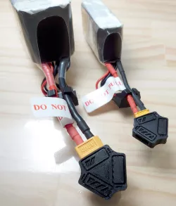 XT60/XT30 battery cap with charge indicators