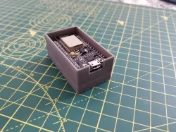 NodeMCU Amica ESP-8266 and DHT22 case