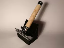 Razor stand