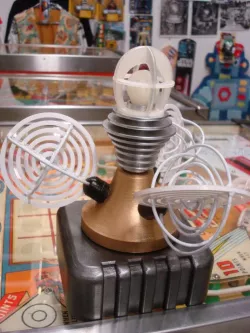 Robby the Robot mechanical Gyros / Dome light display