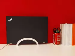 Vectical stand for Lenovo Thinkpad P50