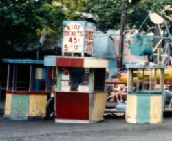 Round (hexagonal) ticket booth