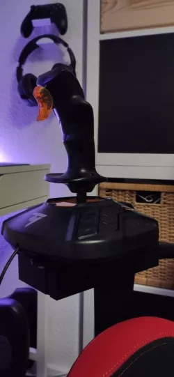 Thrustmaster T16000M FCS Mount for a DXRacer Chair