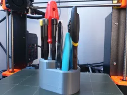 Tool holder for basic tools