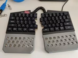 Ultimate Hacking Keyboard (UHK) wrist rest