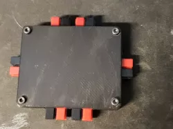 6 Way PowerPole Distribution Block with mounting keyholes