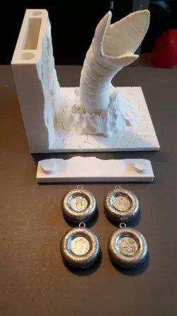 Dune sandworm weighted bookends