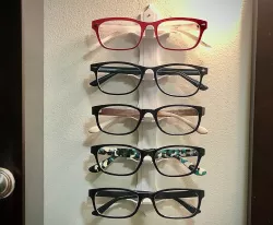 Glasses Wall Mount