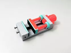 Machine Vise with M5 Mount Nuts