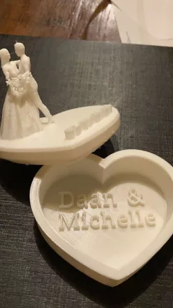 Wedding box & couple
