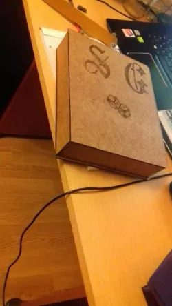 Wood dices box