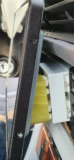 Joying display angle spacer