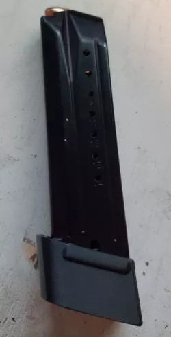 Rugar SR9 +3 magazine base plate