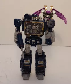 Transformers WFC Siege Ratbat Back booster remix