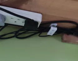 Under desk wire tidy clamp/clip