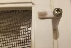 Window Screen Clip