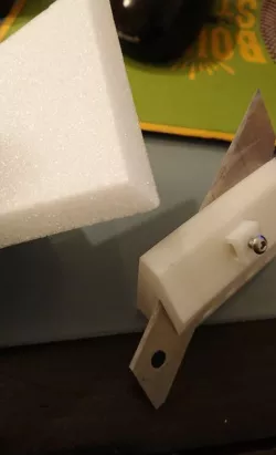 45° Foam Cutter