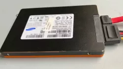 Magnetic SSD support