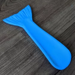 Shoehorn with the salmon tail