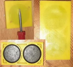 Magnetic holder generator