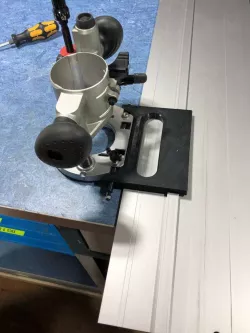 Makita RT0700 - Bosch FSN