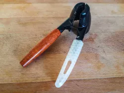 manche pour Casse-Noix [nutcracker handle]