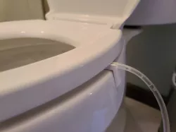 peritoneal dialysis toilet tube holder