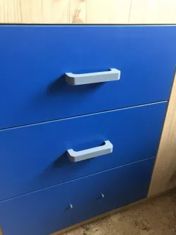 Simple drawer handle