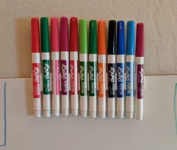 Whiteboard pen holder
