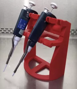Free standing pipette rack