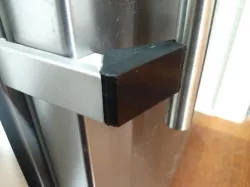 Liebherr fridge handle hinge