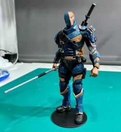 McFarlane Deathstoke Staff