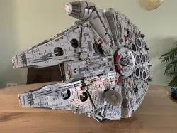 Stand for the Millennium Falcon 75192 