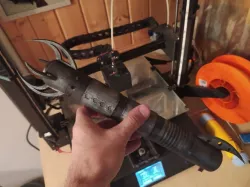 Customizable Lightsaber (Easy print)
