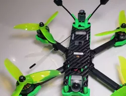 R9MM antenna clip for x220hv frame (for flexi antenna not "T")