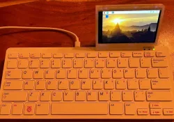 Raspberry Pi 400 - HyperPixel 4.0 mount