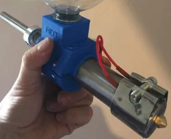 Filament extruder, Small Injection Mould Hopper and clamp uses coke bottle as hopper