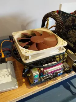 LGA 775 120mm fan adapter