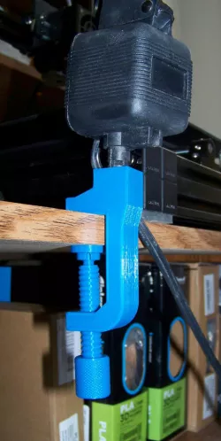 Pantograph CFL desk lamp attachment