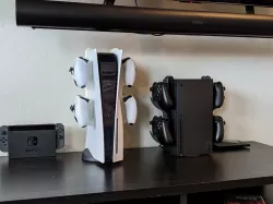 PS5 / Xbox Series X controller hanger