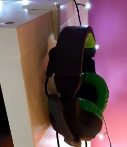 Shelf Hook for Headphones