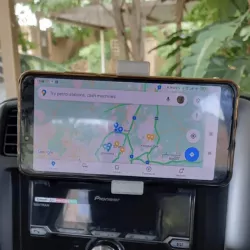 Car mounted phone holder (spring loaded)