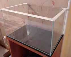 Aquarium brim, corner protection bumpers
