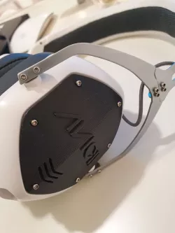 Avicii V-moda Shield