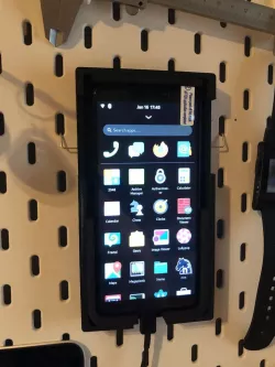 Holder for PinePhone