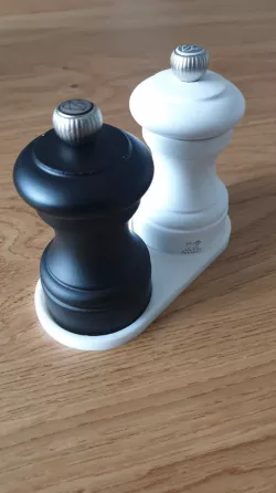 Peugeot Bistro Pepper and Salt Mills support