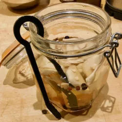 Pickles picker tongs