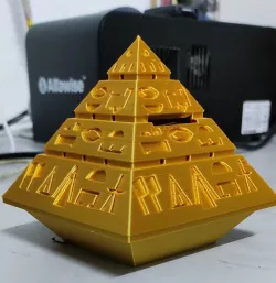 Pyramide - Cléopâtre et la Société des Architectes