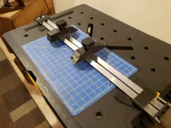 Snap-off blade rail cutter