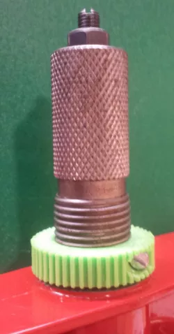 Reloading die split lock ring